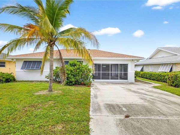 160 San Salvador ST, NAPLES, FL 34113