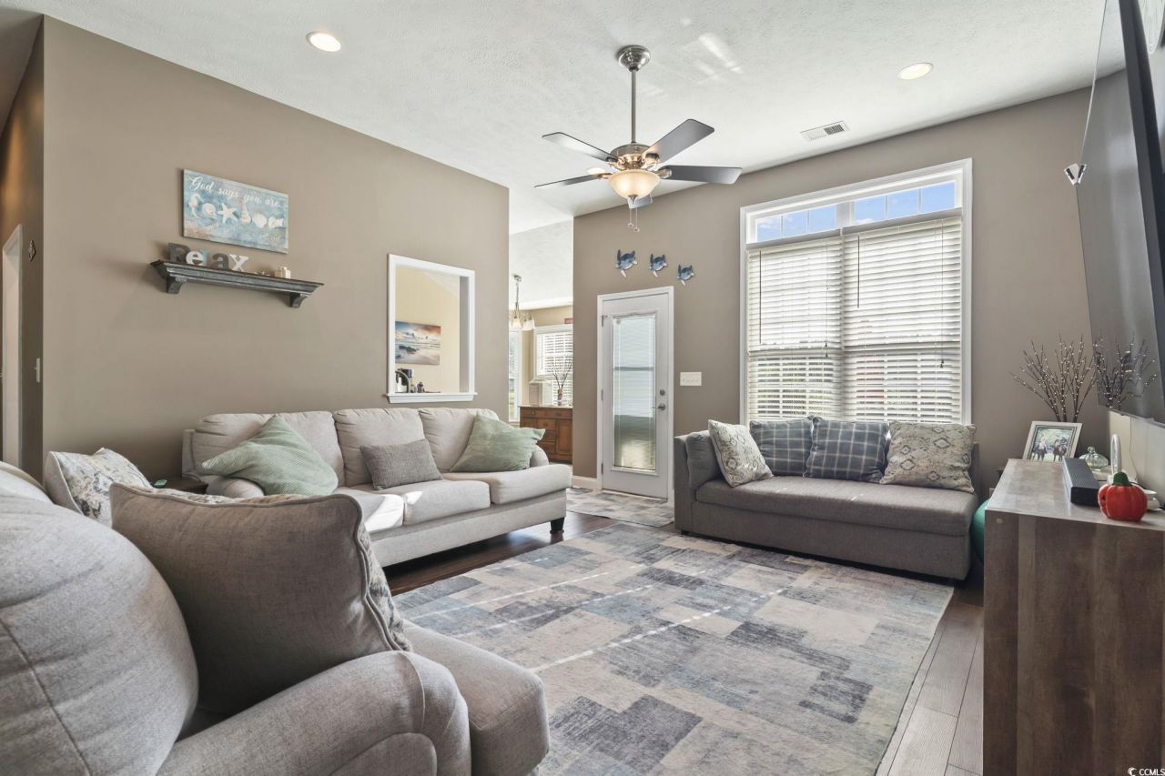 222 Macarthur Dr. Photo 10