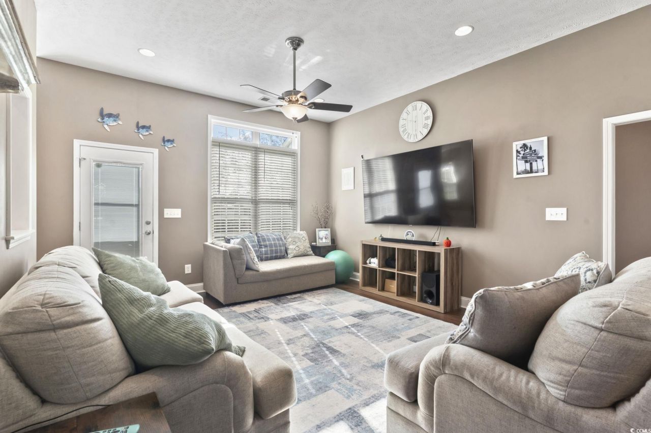 222 Macarthur Dr. Photo 12