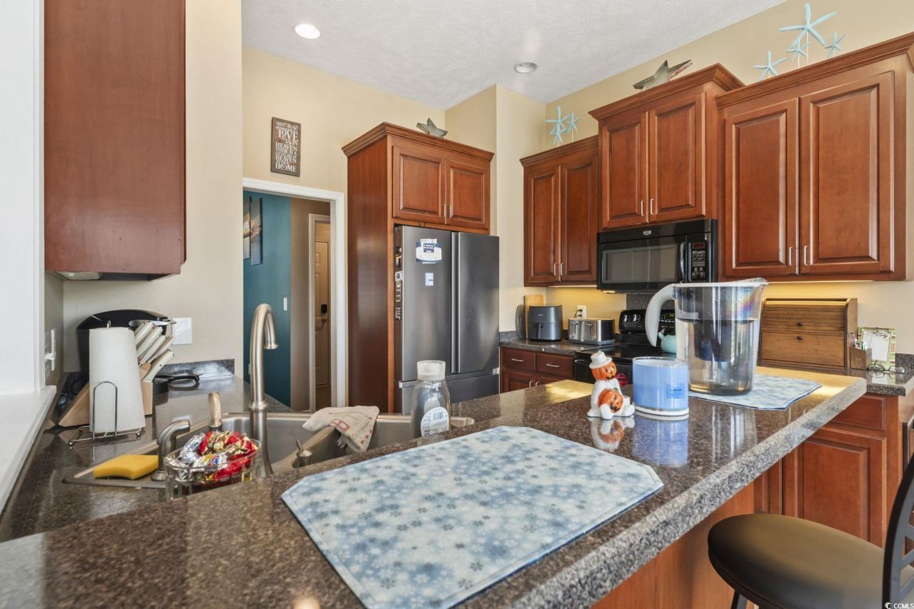 222 Macarthur Dr. Photo 15