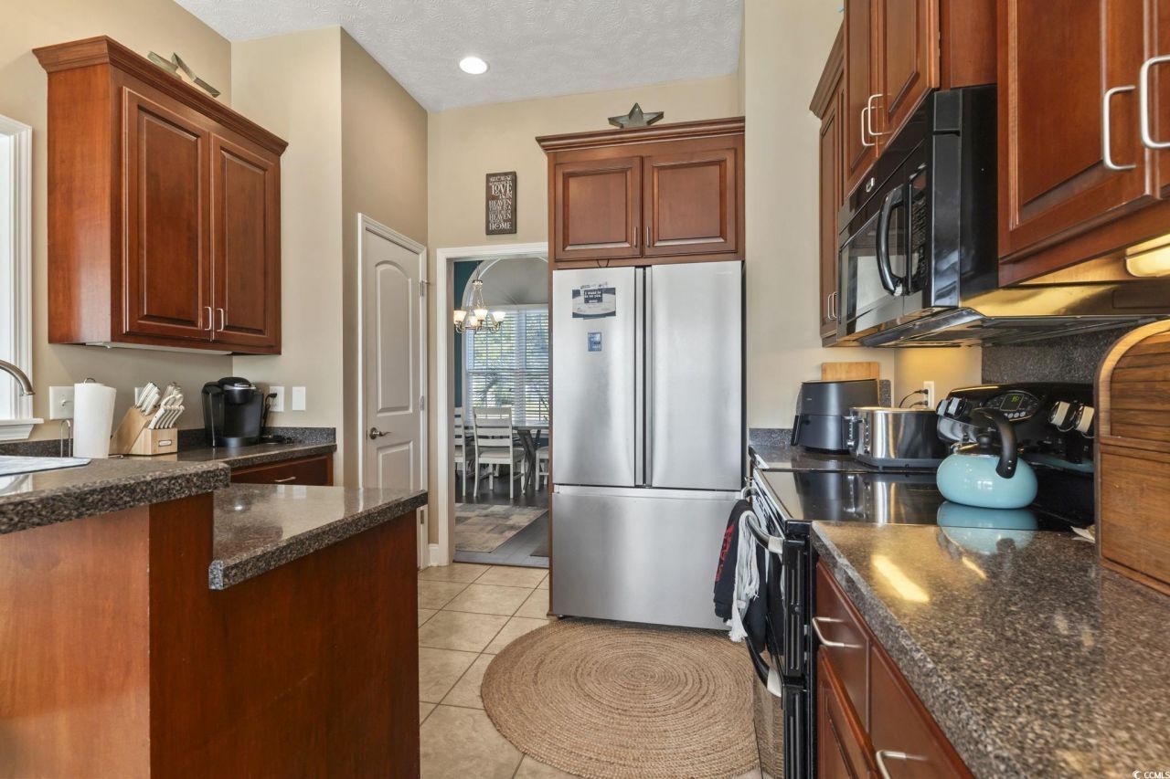 222 Macarthur Dr. Photo 16