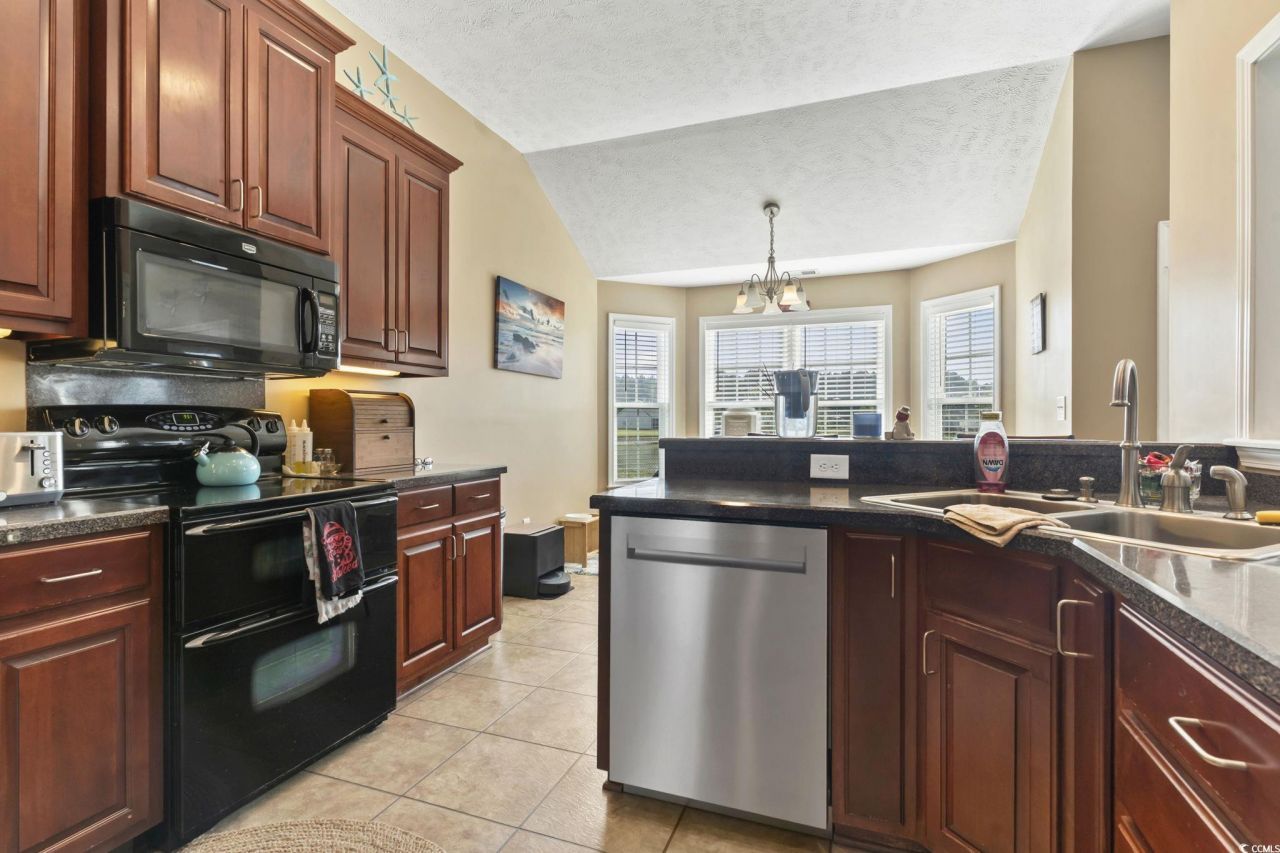 222 Macarthur Dr. Photo 17