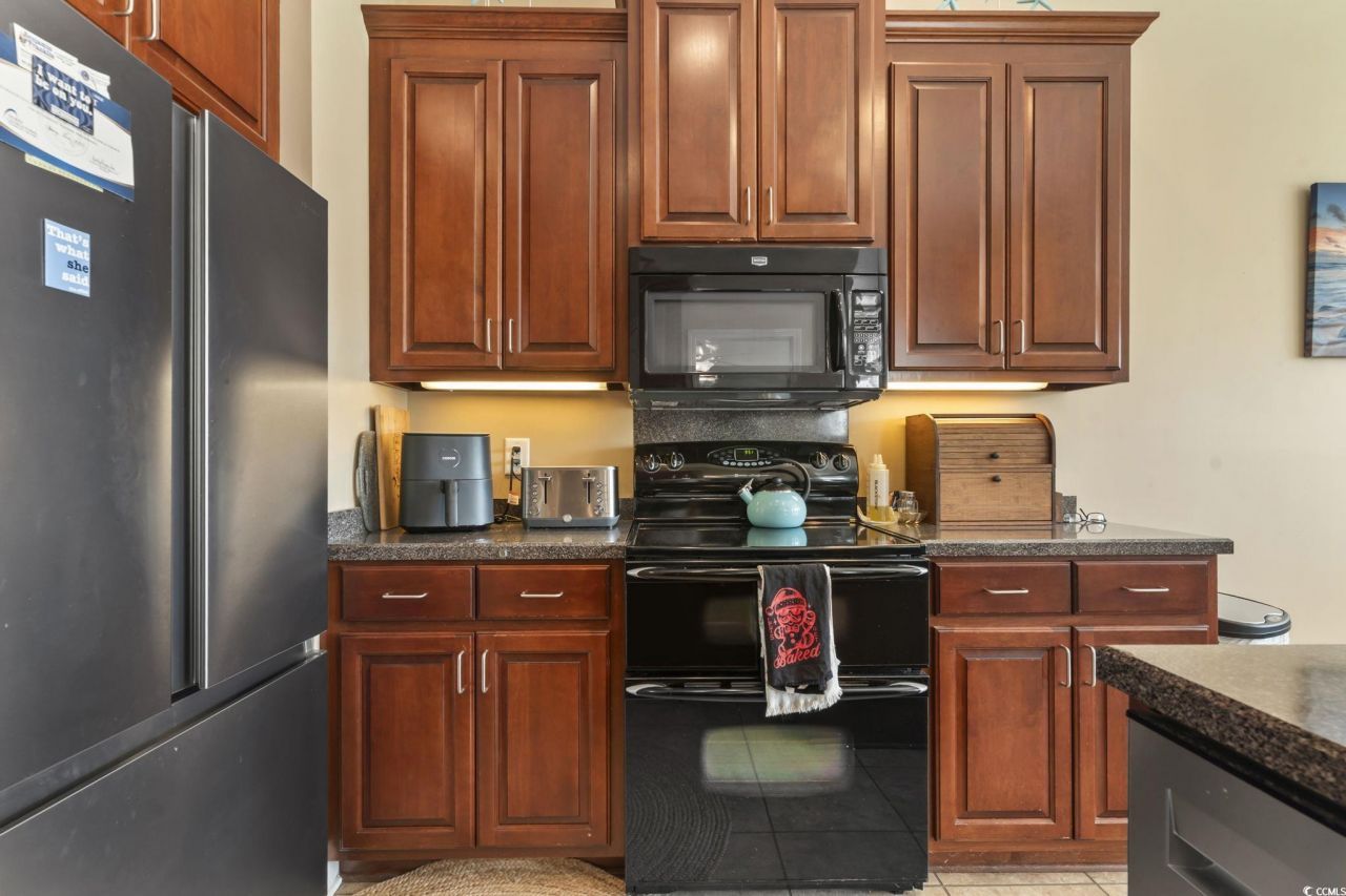 222 Macarthur Dr. Photo 18