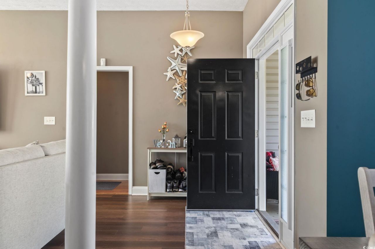 222 Macarthur Dr. Photo 8