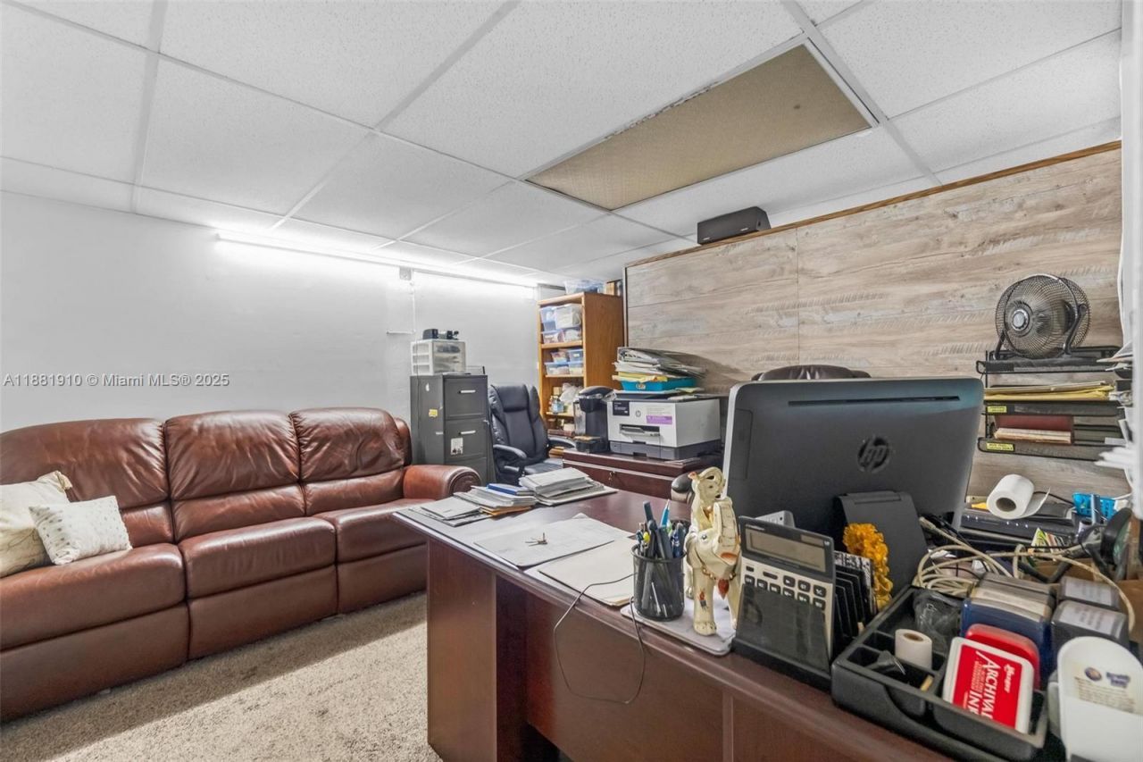 2111 John P Lyons Ln, Pembroke Park, FL 33021 Photo