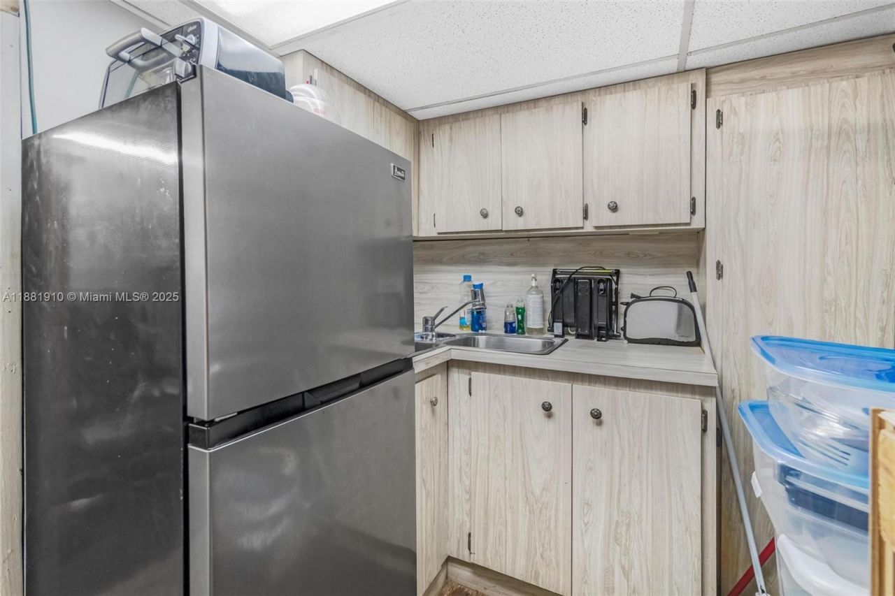 2111 John P Lyons Ln, Pembroke Park, FL 33021 Photo