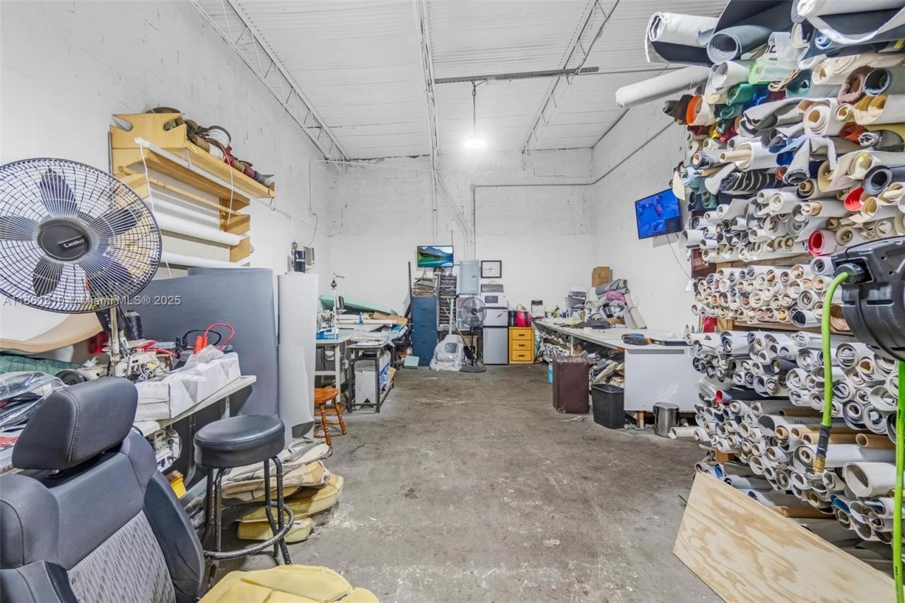 2111 John P Lyons Ln, Pembroke Park, FL 33021 Photo