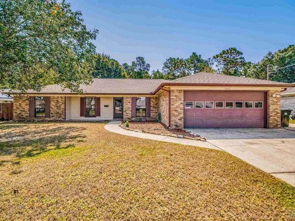 9013 Bluebay Ln, Pensacola, FL 32506
