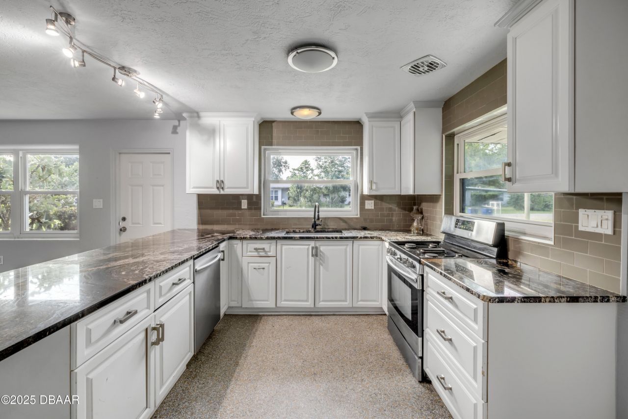 719 Jane Avenue, New Smyrna Beach, FL 32168 Photo