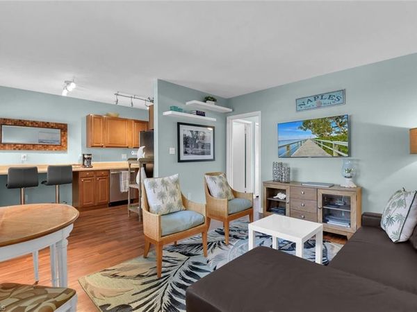 546 4th AVE S, Unit 7, NAPLES, FL 34102