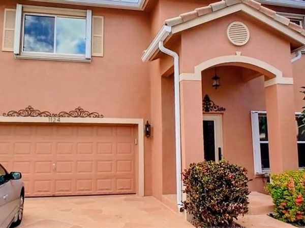 1124 Rialto Dr, Boynton Beach, FL 33436