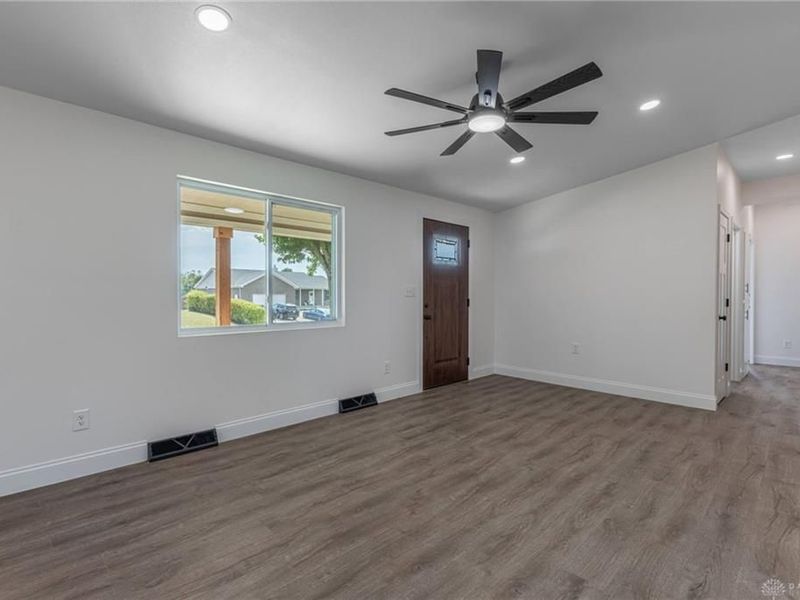 4124 Rosehill Drive, Beavercreek, OH 45431 Photo 2