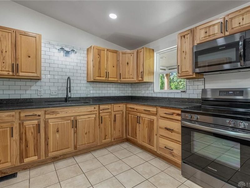 4124 Rosehill Drive, Beavercreek, OH 45431 Photo 8