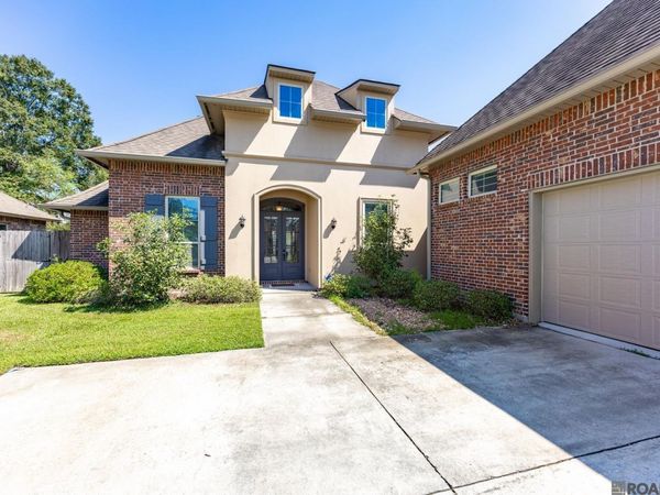18032 River Landing Dr, Prairieville, LA 70769