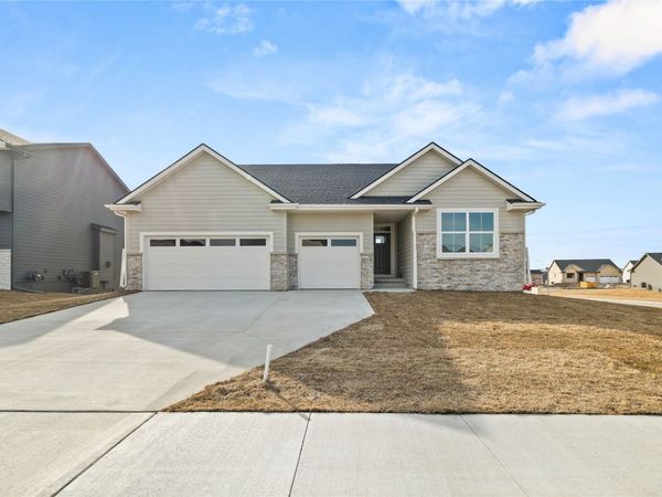 2570 SE Kettleridge Lane, Waukee, IA 50263