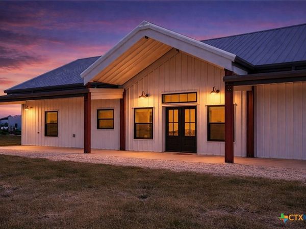 55 State Highway 316, Port Lavaca, TX 77979