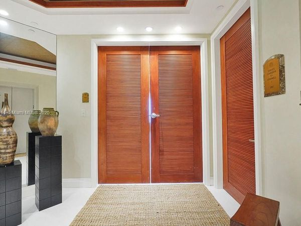 16047 Collins Ave, Unit 2904, Sunny Isles Beach, FL 33160