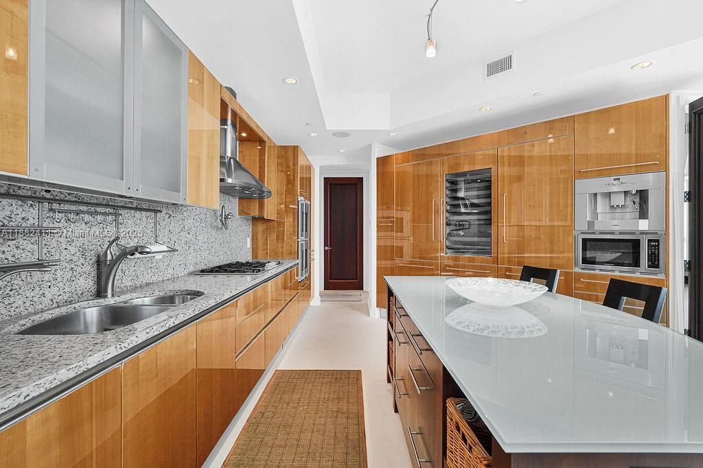 16047 Collins Ave, Unit 2904, Sunny Isles Beach, FL 33160 Photo