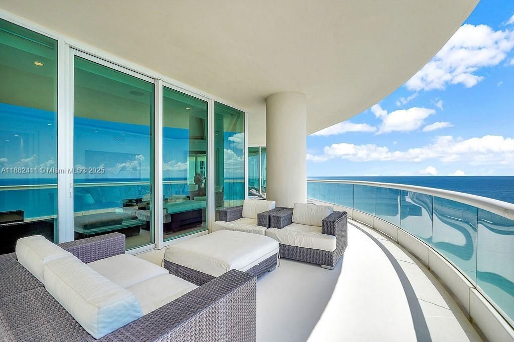 16047 Collins Ave, Unit 2904, Sunny Isles Beach, FL 33160 Photo