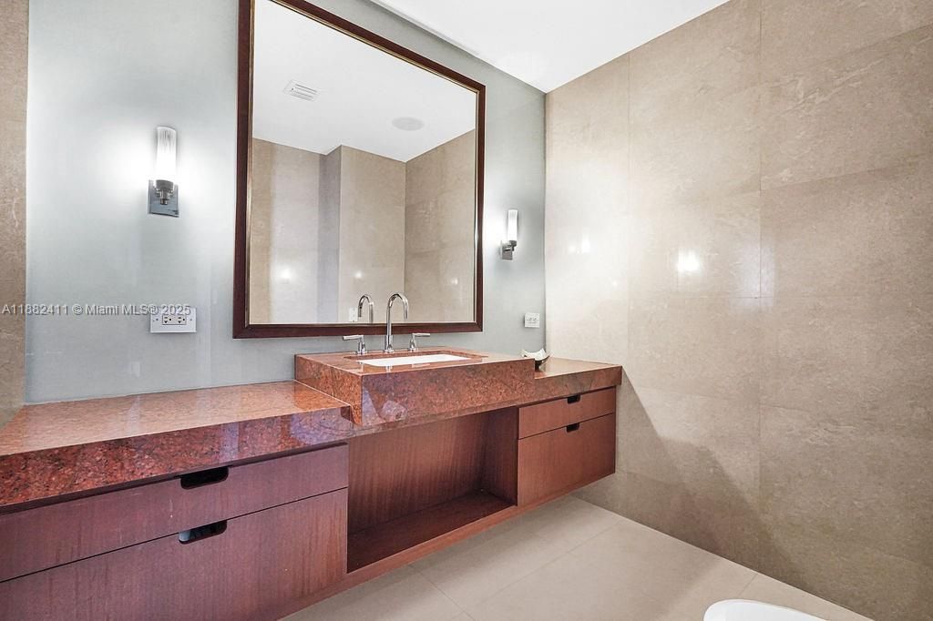 16047 Collins Ave, Unit 2904, Sunny Isles Beach, FL 33160 Photo