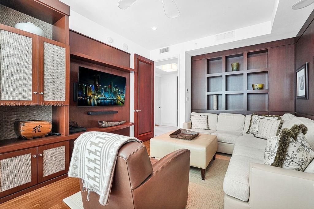 16047 Collins Ave, Unit 2904, Sunny Isles Beach, FL 33160 Photo