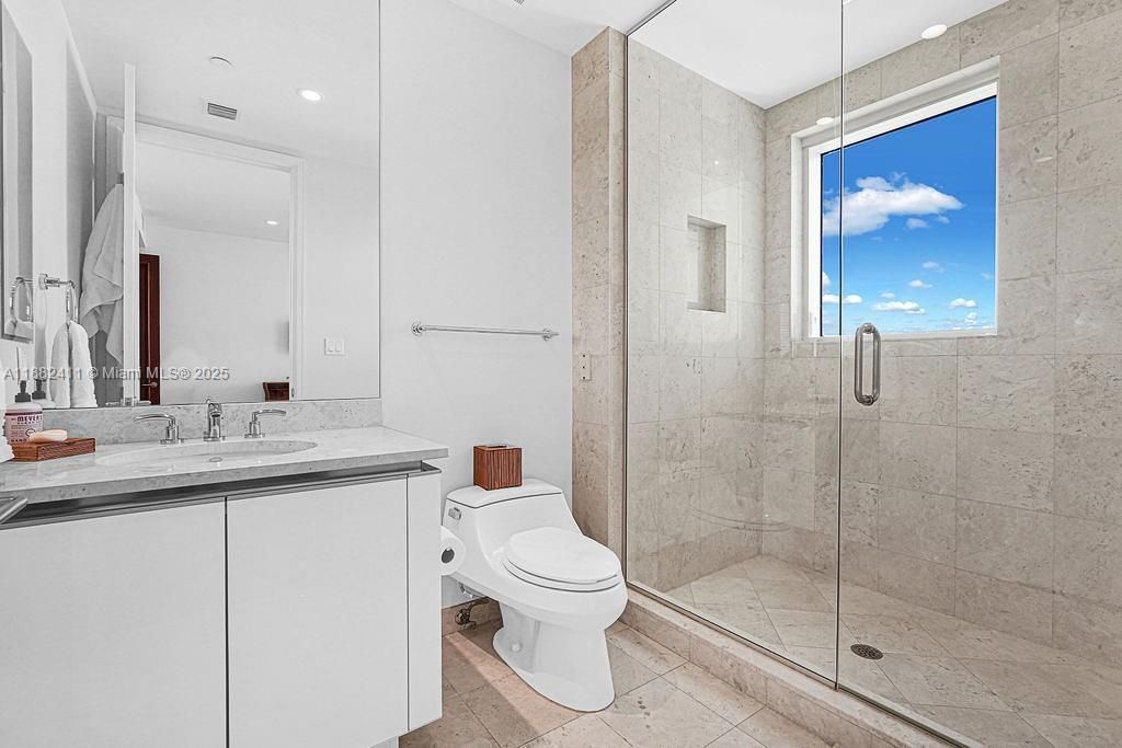 16047 Collins Ave, Unit 2904, Sunny Isles Beach, FL 33160 Photo