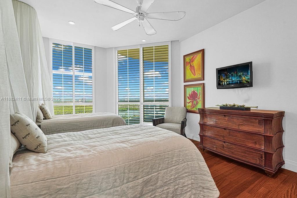 16047 Collins Ave, Unit 2904, Sunny Isles Beach, FL 33160 Photo