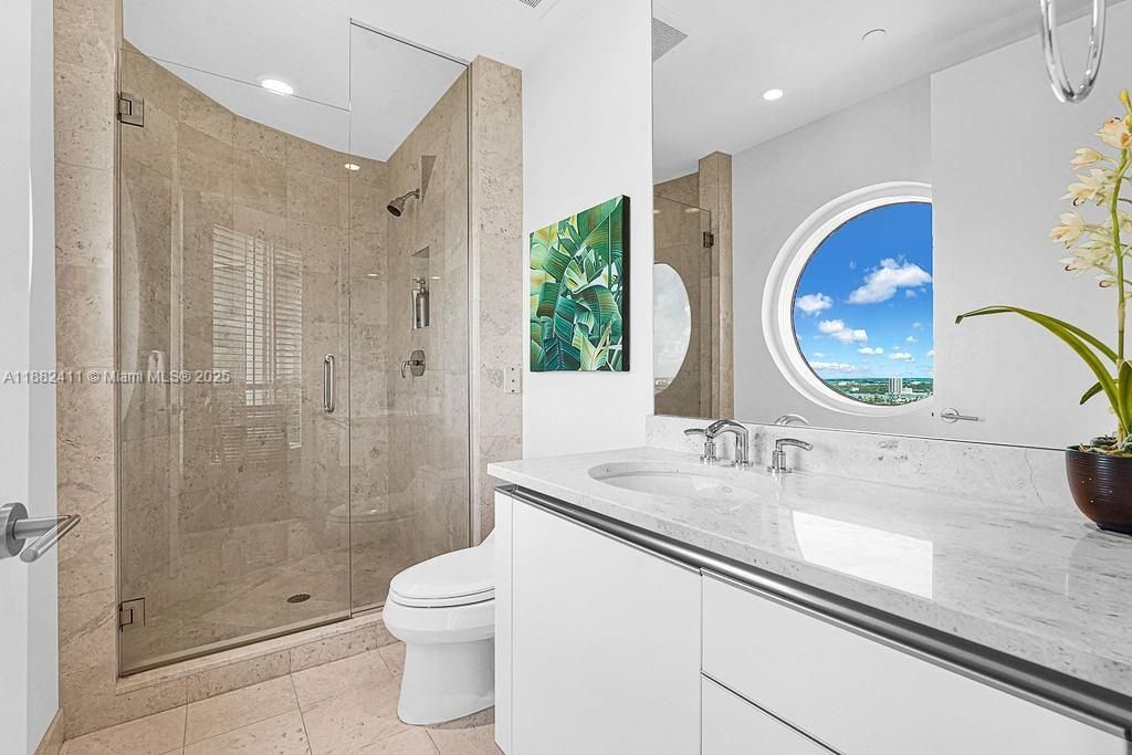 16047 Collins Ave, Unit 2904, Sunny Isles Beach, FL 33160 Photo