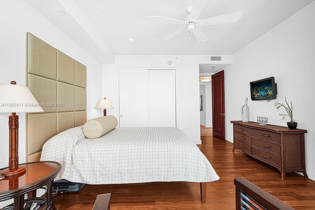 16047 Collins Ave, Unit 2904, Sunny Isles Beach, FL 33160 Photo