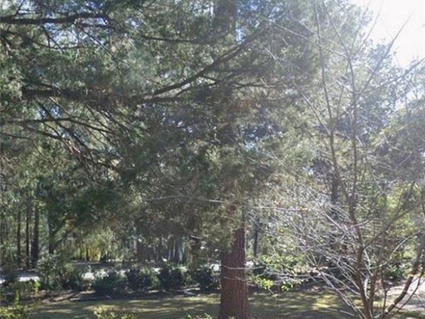 100 W Walker Drive, Harrisonville, MO 64701