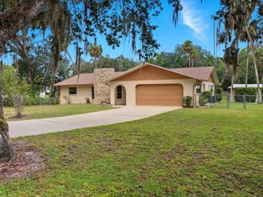 10469 W MAIN STREET, HOMOSASSA, FL 34448