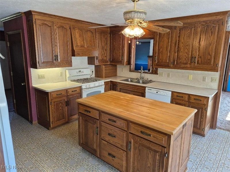 10400 Lincoln Street SE, East Canton, OH 44730 Photo 8