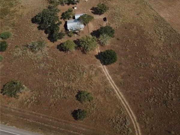 927 US Highway 77a, Cuero, TX 77954