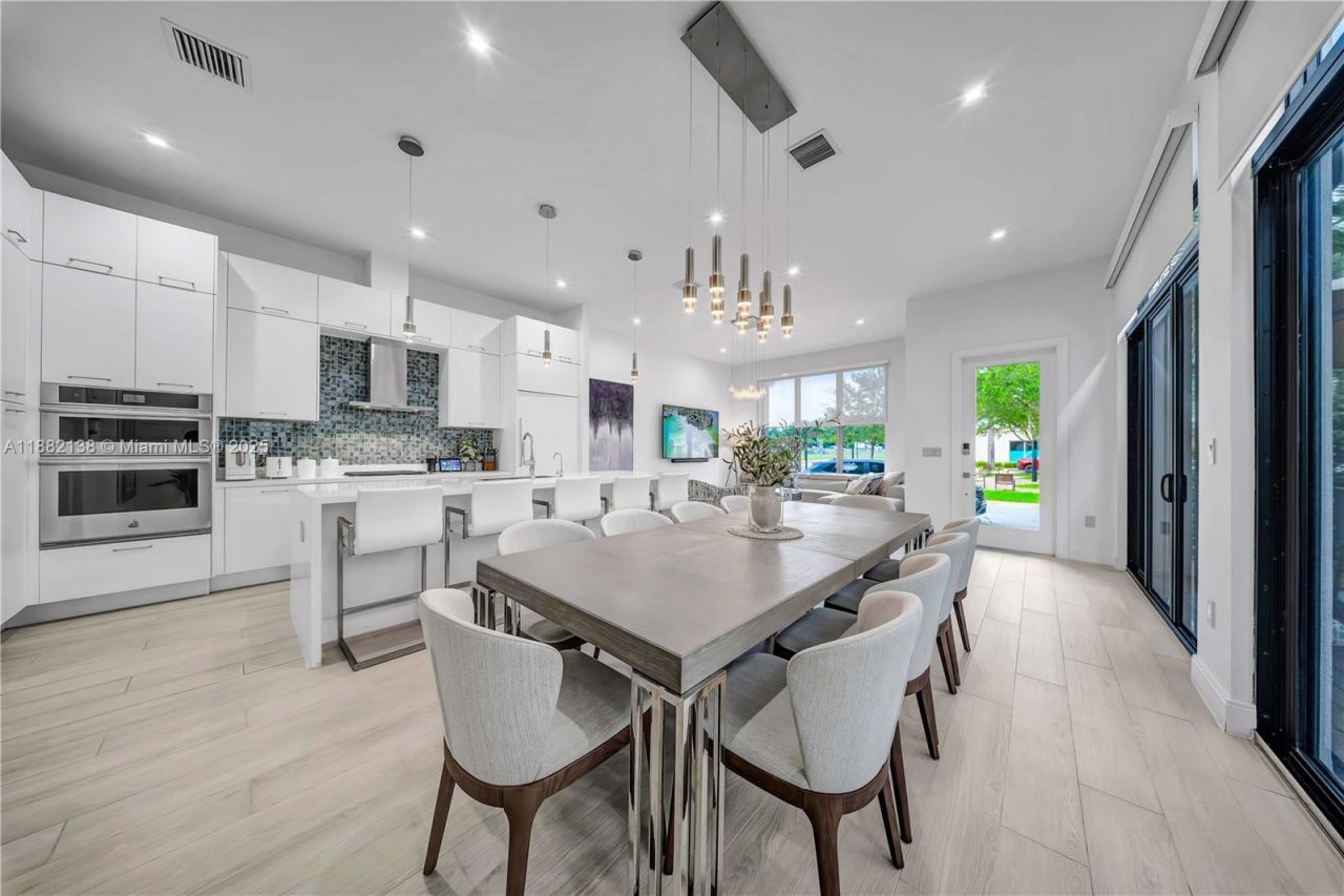 4757 NW 85th Ave, Doral, FL 33166 Photo