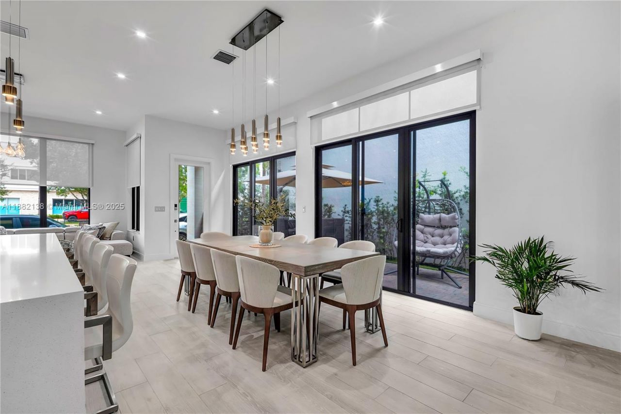 4757 NW 85th Ave, Doral, FL 33166 Photo