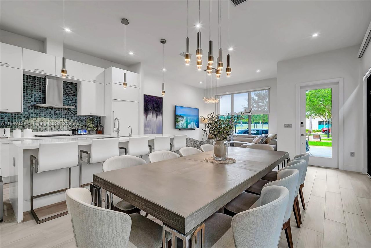 4757 NW 85th Ave, Doral, FL 33166 Photo