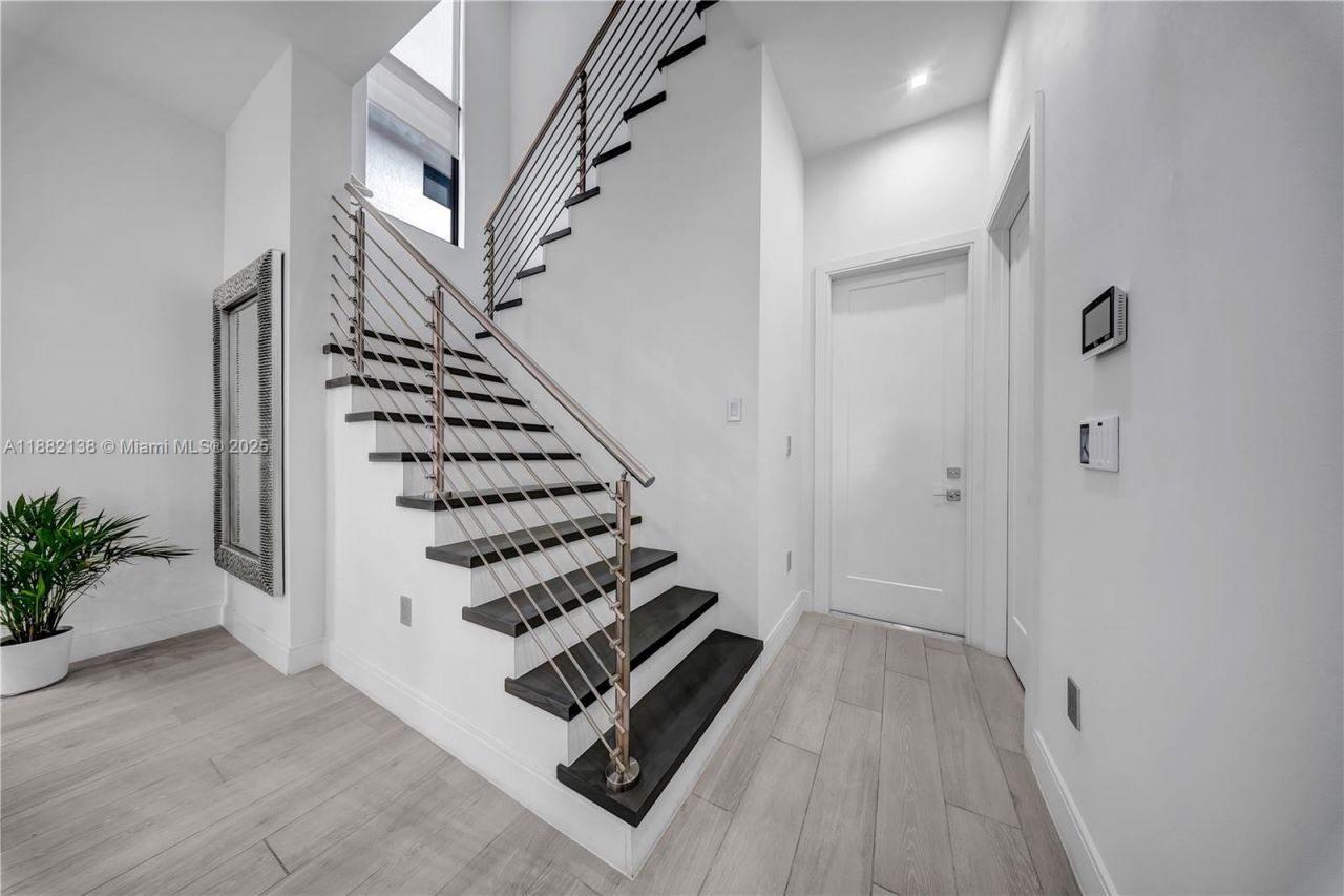 4757 NW 85th Ave, Doral, FL 33166 Photo