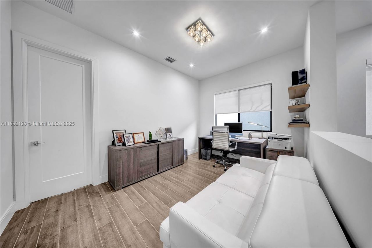 4757 NW 85th Ave, Doral, FL 33166 Photo