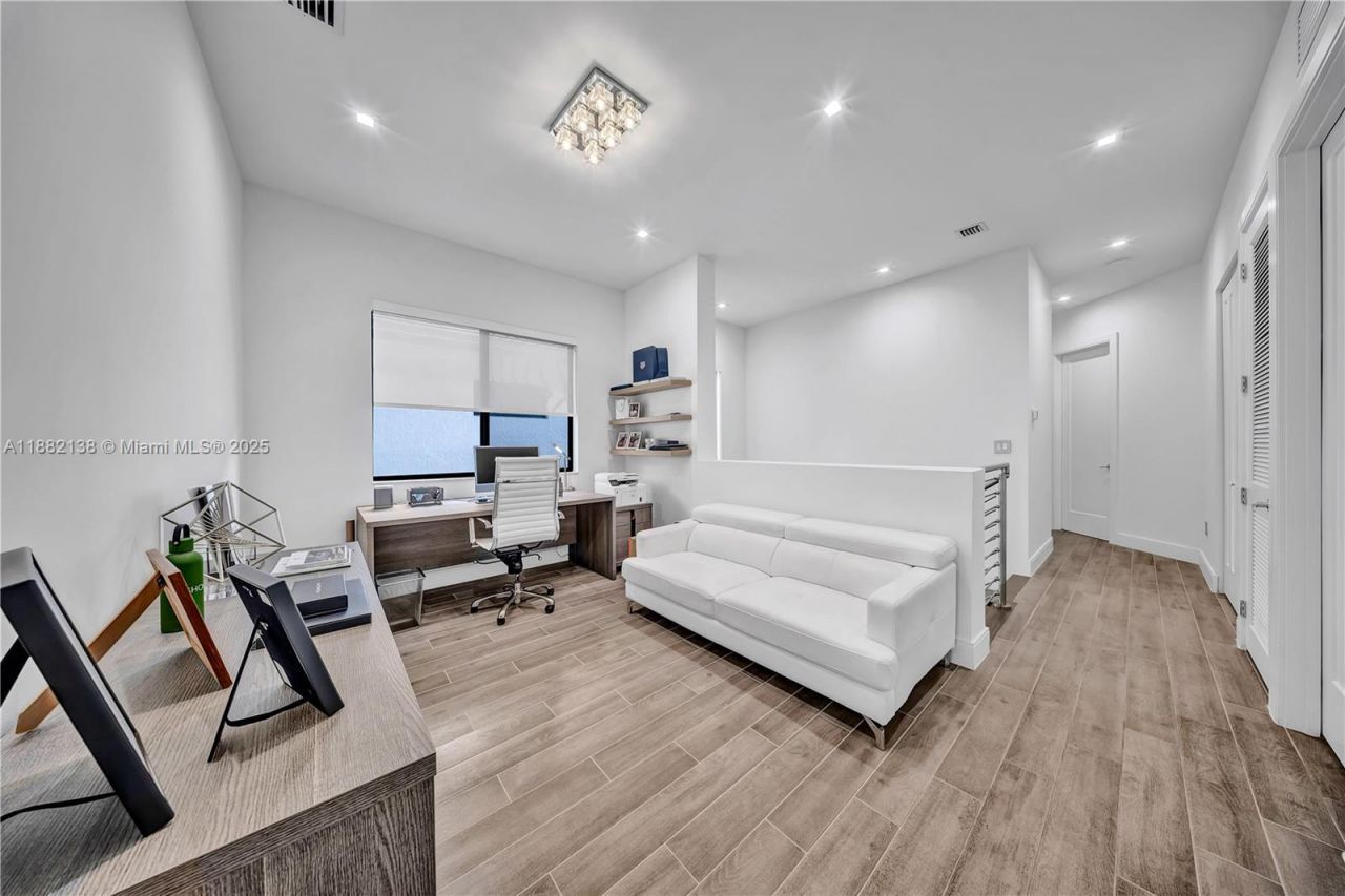 4757 NW 85th Ave, Doral, FL 33166 Photo