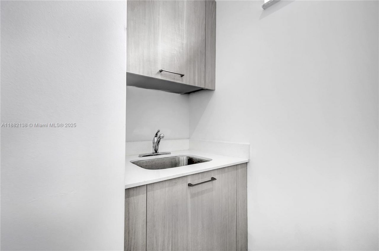 4757 NW 85th Ave, Doral, FL 33166 Photo