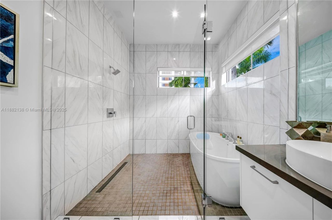 4757 NW 85th Ave, Doral, FL 33166 Photo