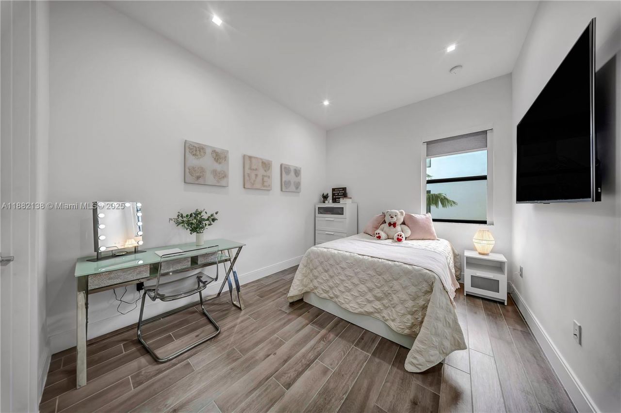 4757 NW 85th Ave, Doral, FL 33166 Photo