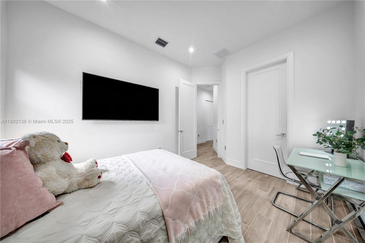 4757 NW 85th Ave, Doral, FL 33166 Photo