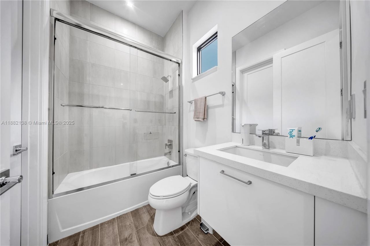 4757 NW 85th Ave, Doral, FL 33166 Photo