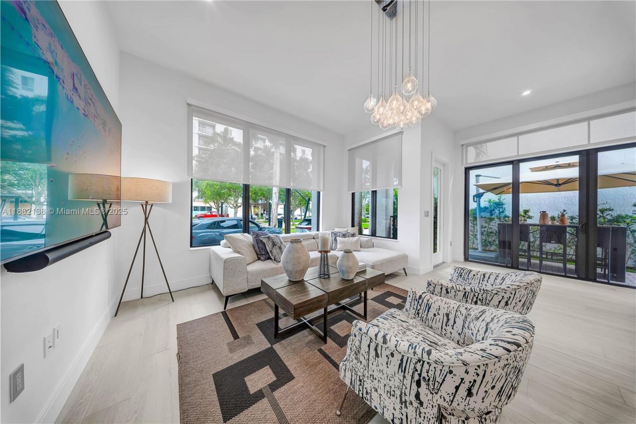 4757 NW 85th Ave, Doral, FL 33166 Photo