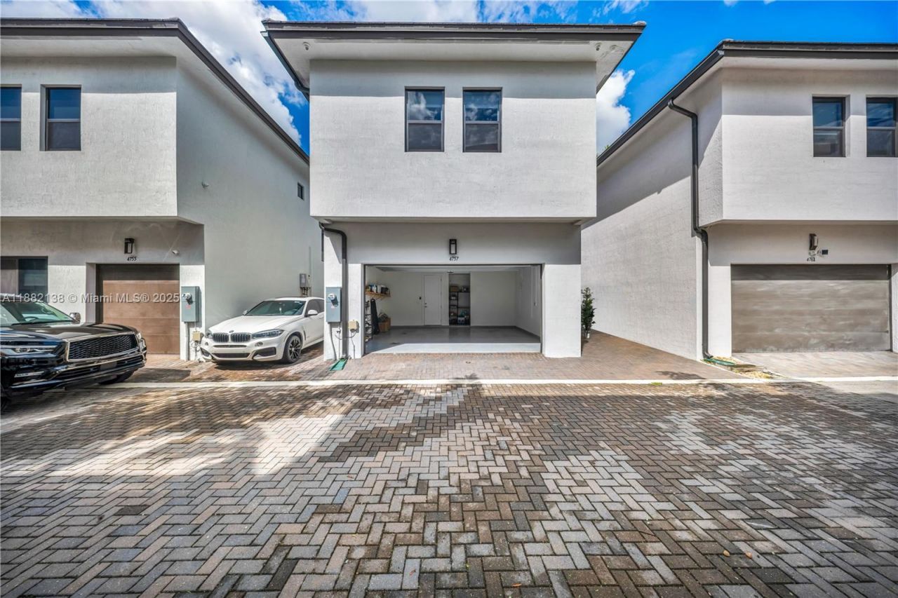 4757 NW 85th Ave, Doral, FL 33166 Photo