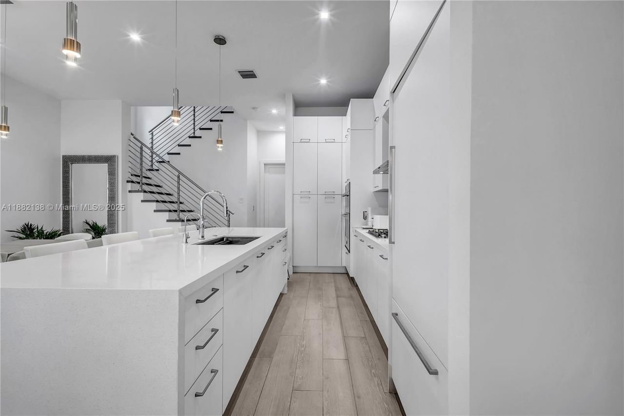 4757 NW 85th Ave, Doral, FL 33166 Photo