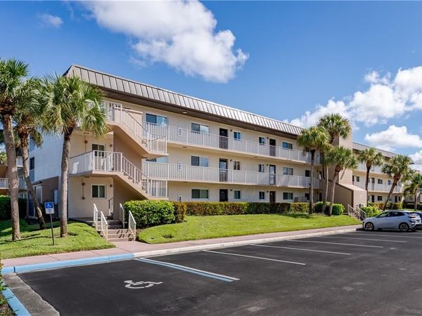1008 Manatee RD, Unit G104, NAPLES, FL 34114