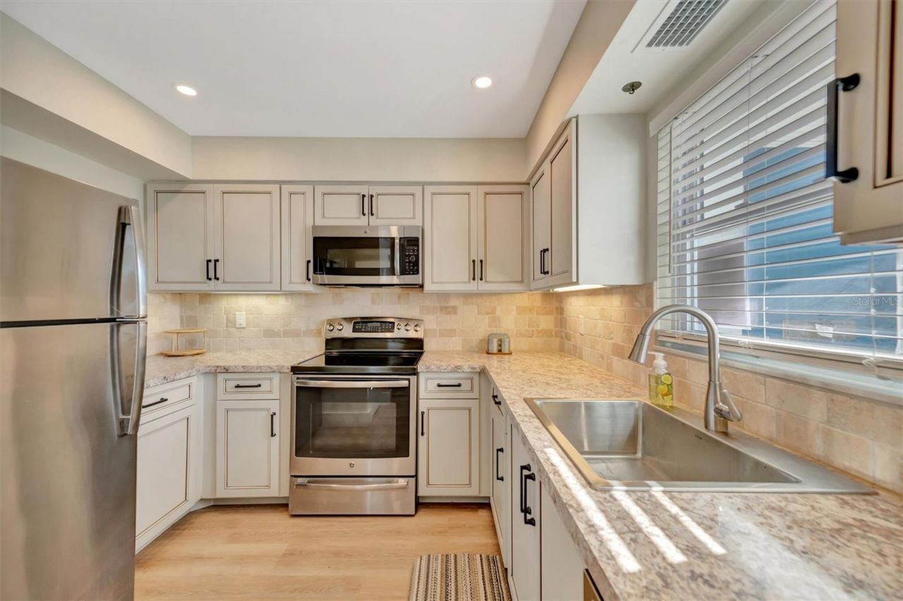 9718 Hernando Court, Bradenton, FL 34210 Photo