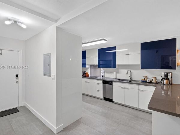240 Galen Dr, Unit 207, Key Biscayne, FL 33149